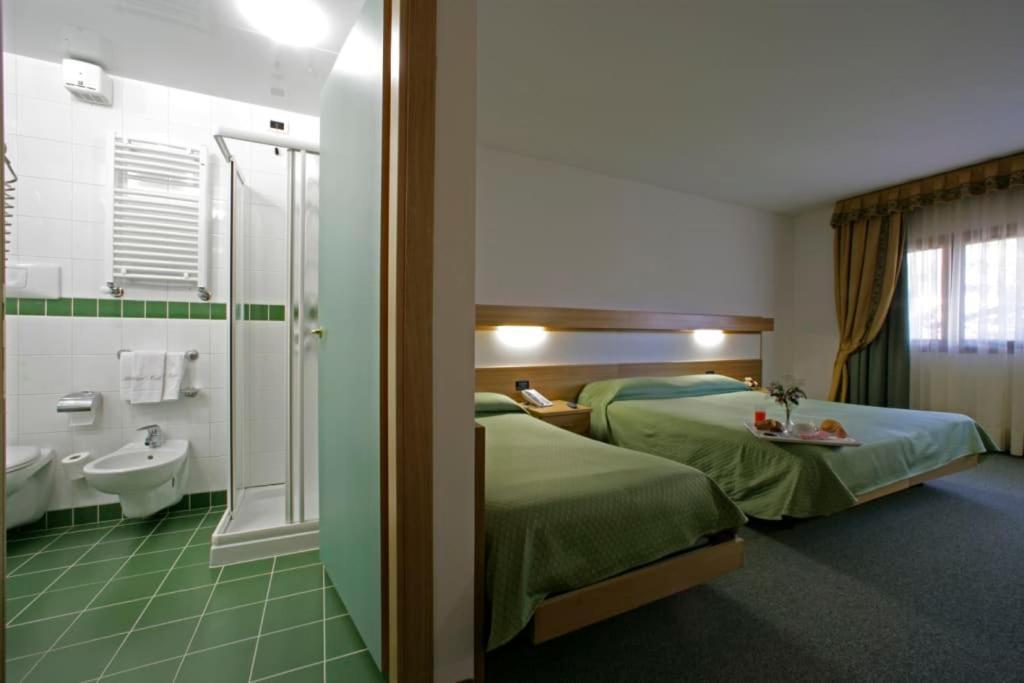 Liberty Hotel ترينتينو ألتو أديجي المظهر الخارجي الصورة
