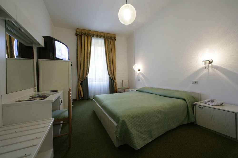Liberty Hotel ترينتينو ألتو أديجي المظهر الخارجي الصورة
